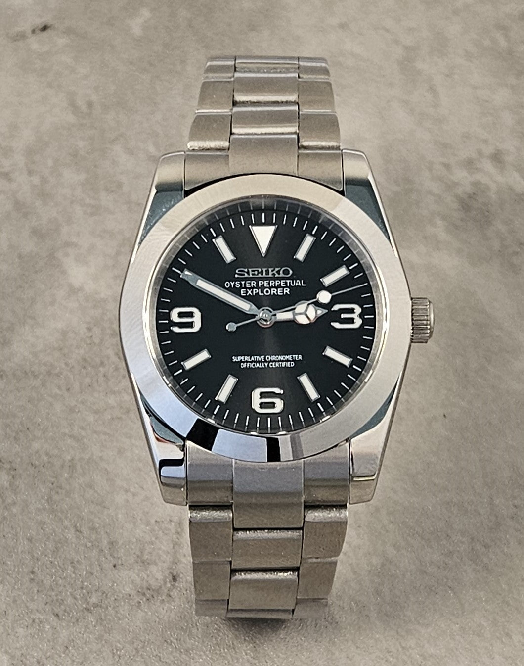 Explorer | Black - Quartz Sweeping Second