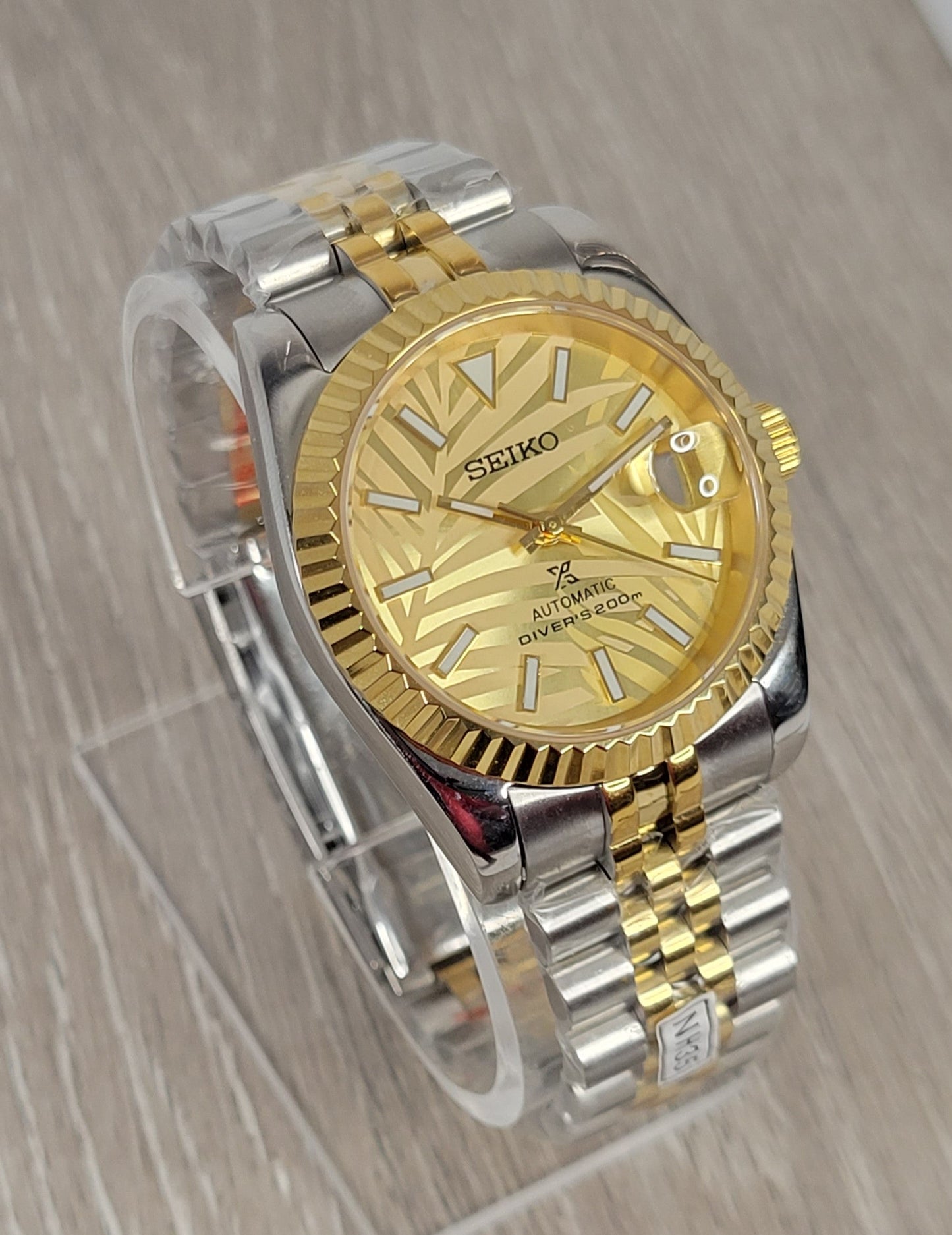 Fluted Two Tone Case Seiko Custom, Gold Palm Dial