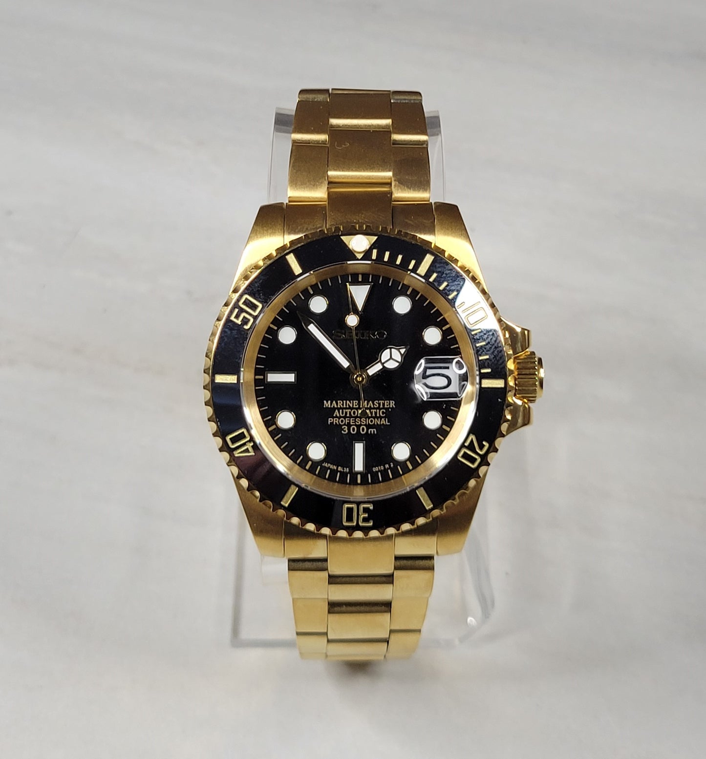 Seiko Sub Gold | Black