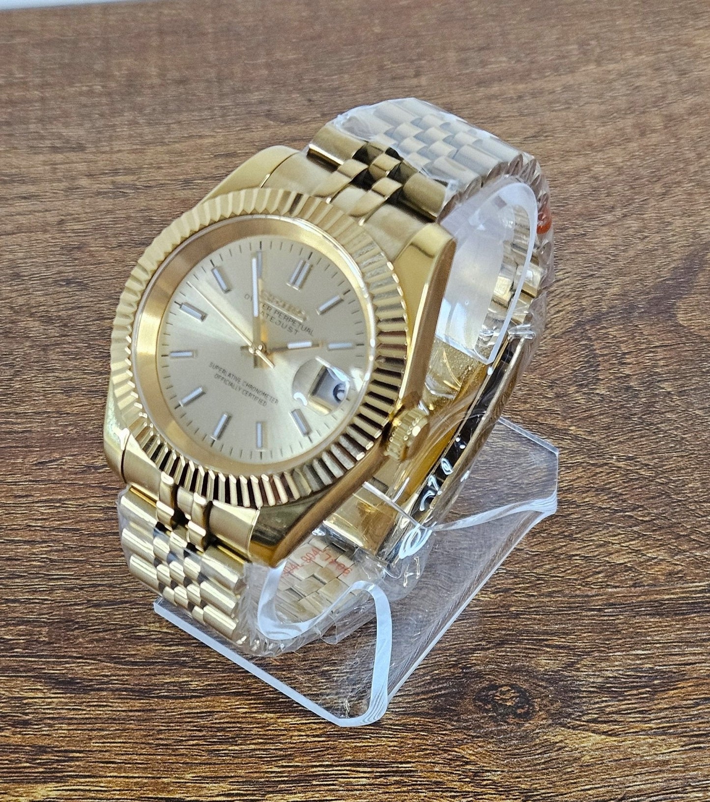 39mm Fluted Case Seiko Custom Mod Watch, DateJust Dial, Gold Case, Sapphire - powered by Seiko NH35 - Sunshine Custom Watch