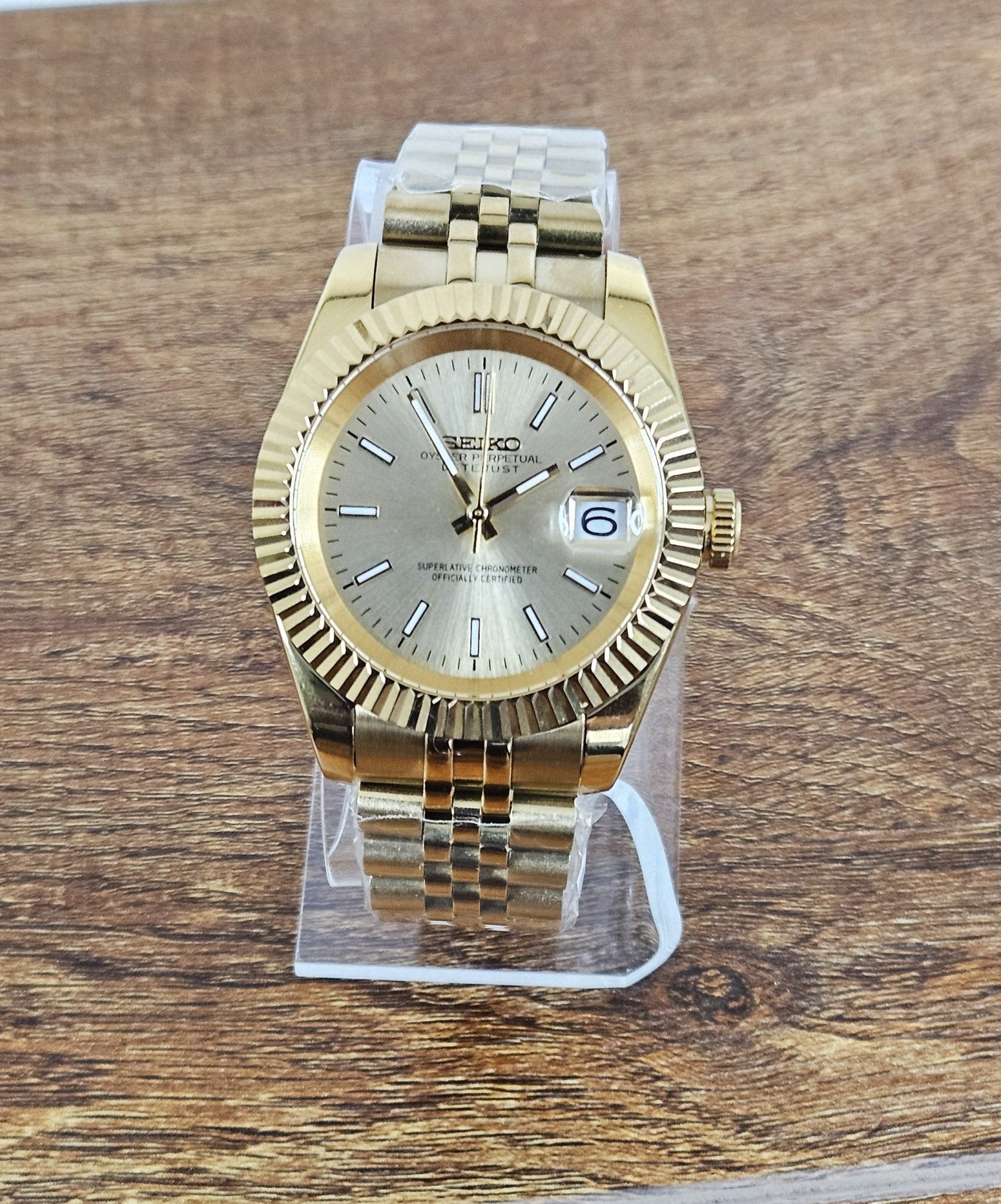 39mm Fluted Case Seiko Custom Mod Watch, DateJust Dial, Gold Case, Sapphire - powered by Seiko NH35 - Sunshine Custom Watch