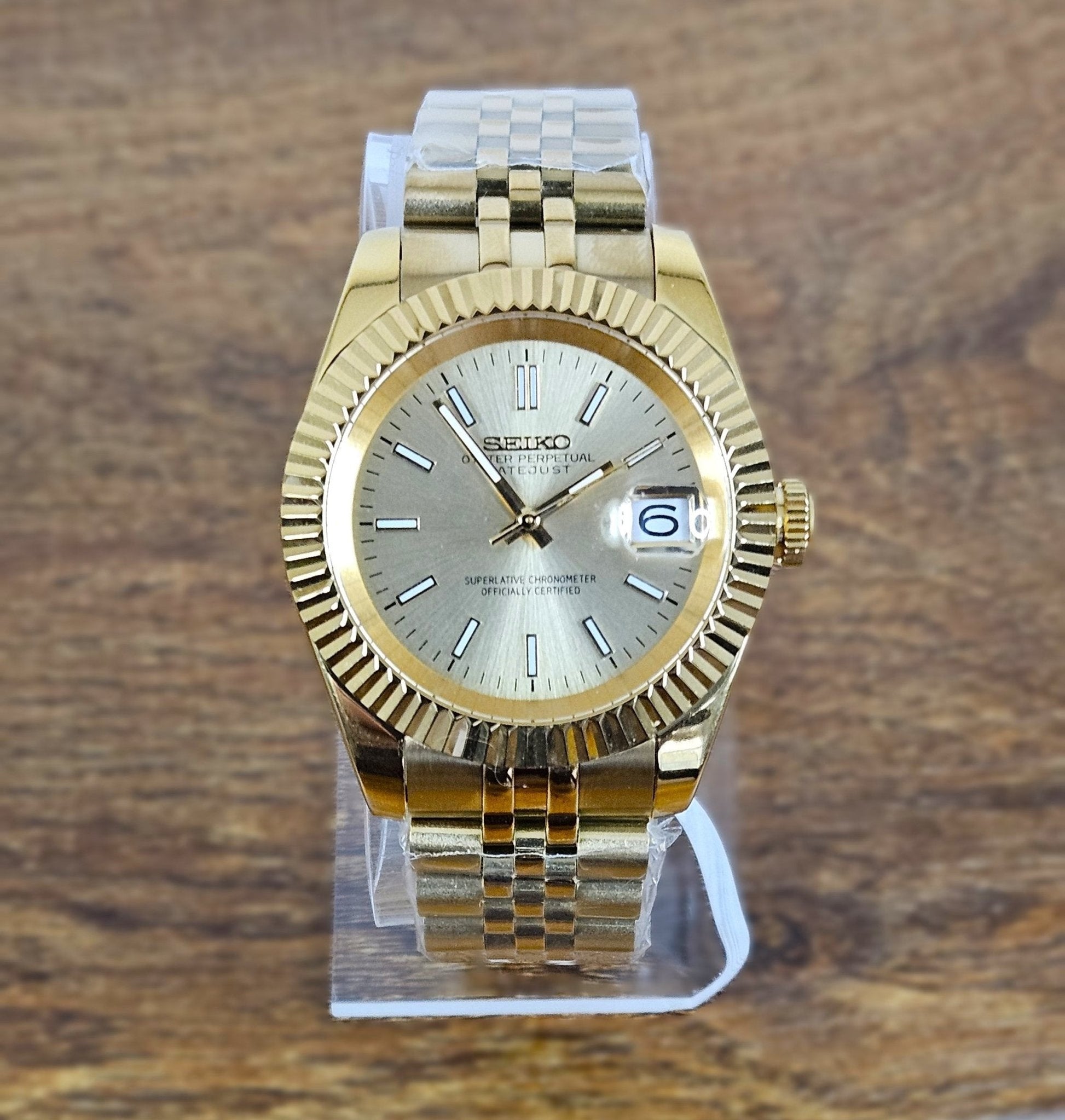 39mm Fluted Case Seiko Custom Mod Watch, DateJust Dial, Gold Case, Sapphire -Seiko NH35 Movement - Sunshine Custom Watch