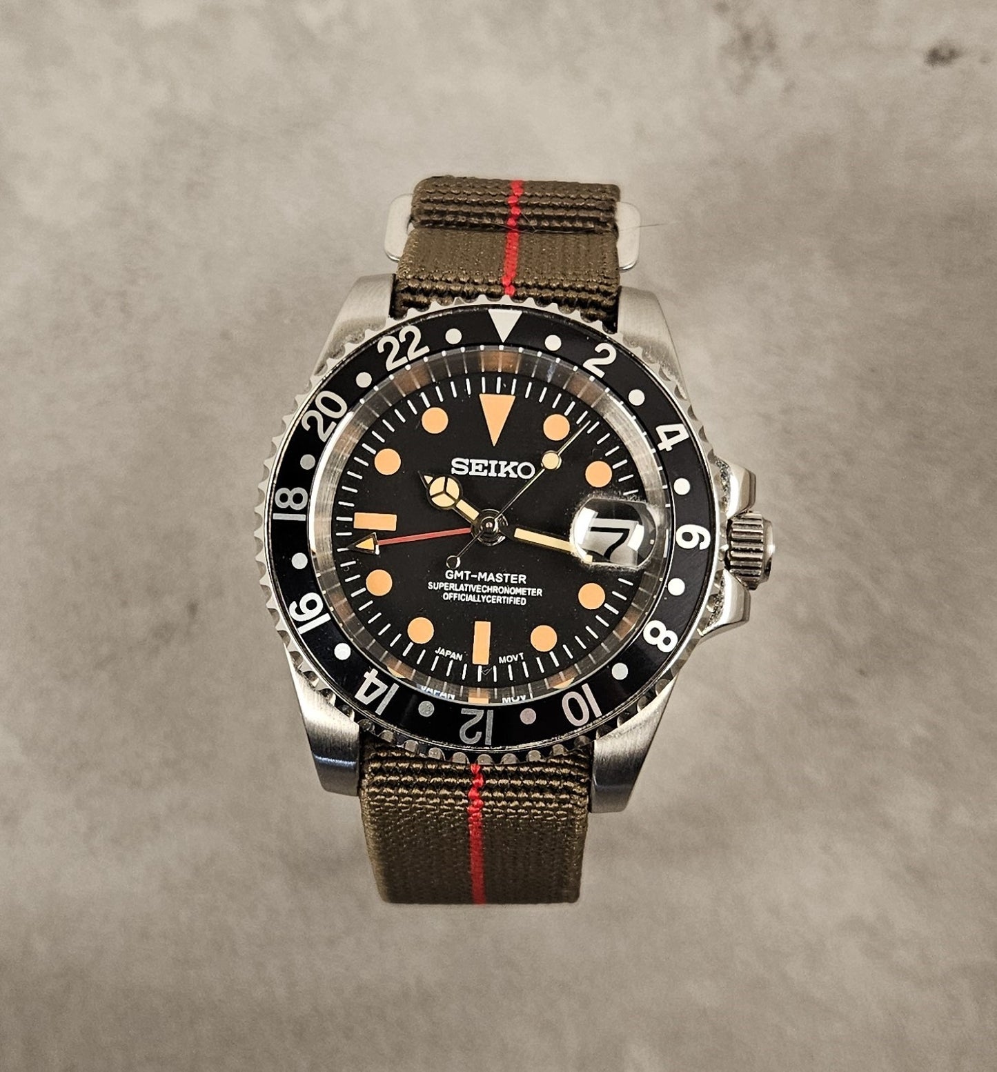 GMT-Master-Vintage-parachute-001