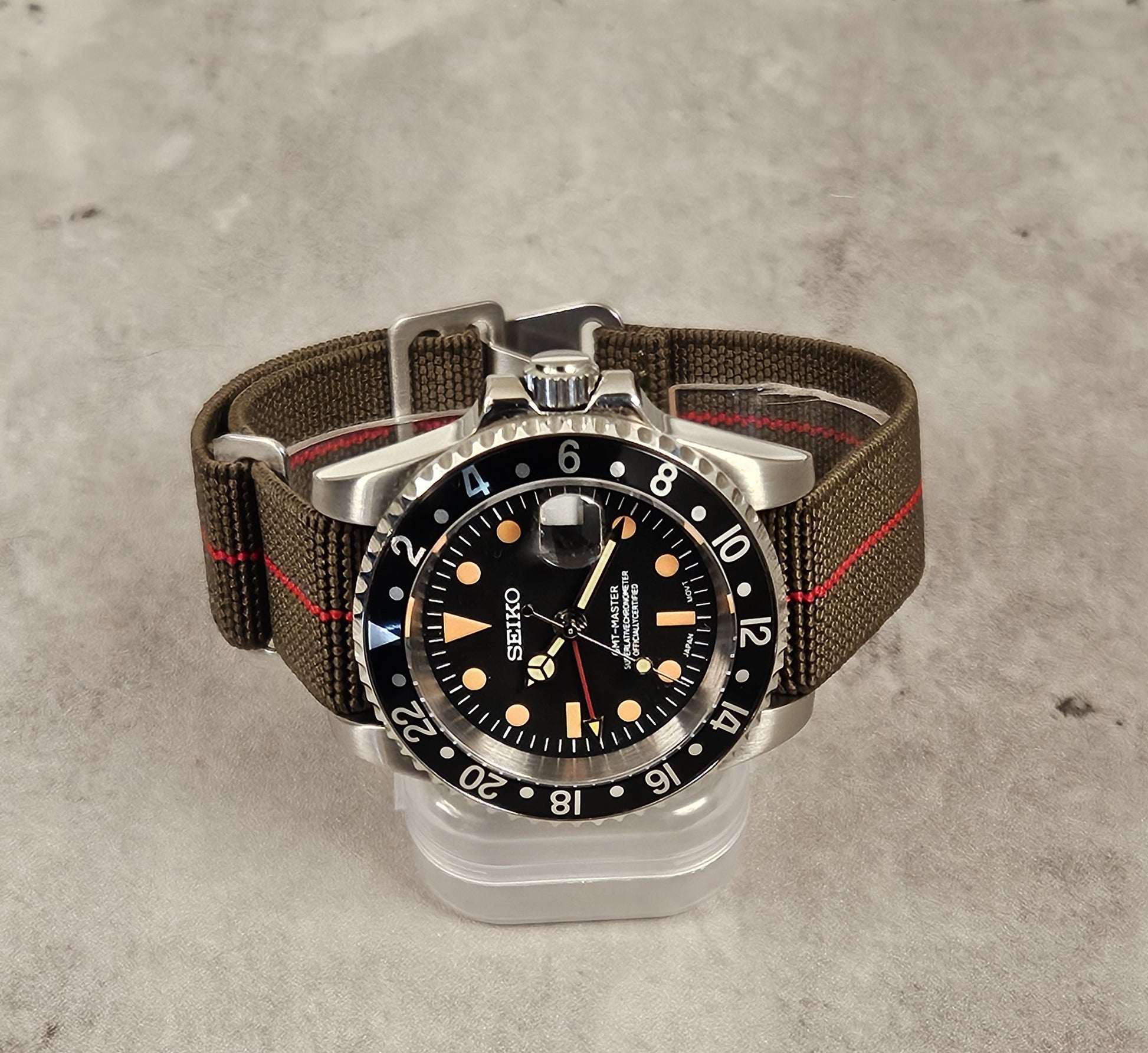 GMT-Master-Vintage-parachute-002