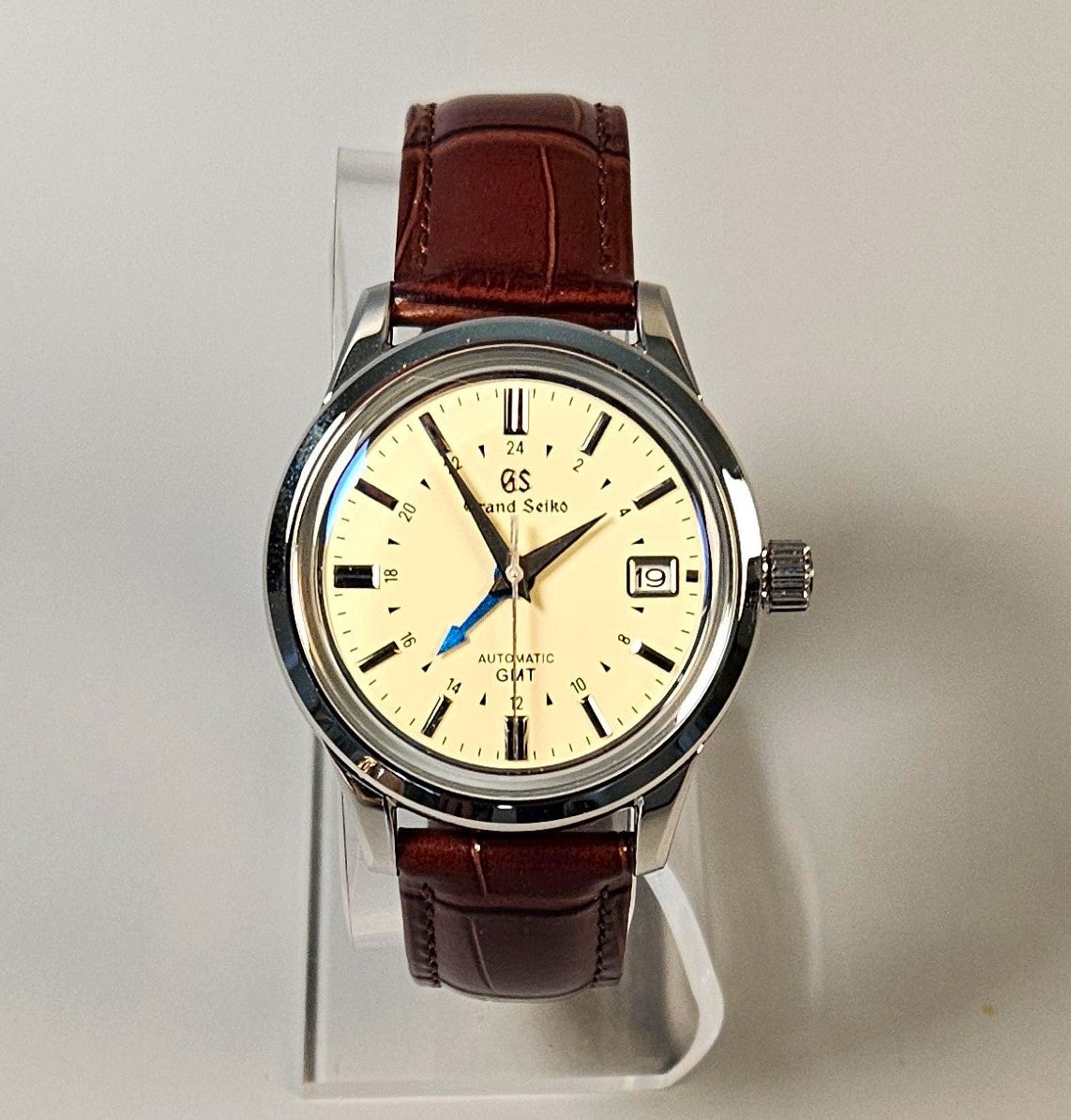 GMT-mod-watch-grand-seiko-gream-dial-02
