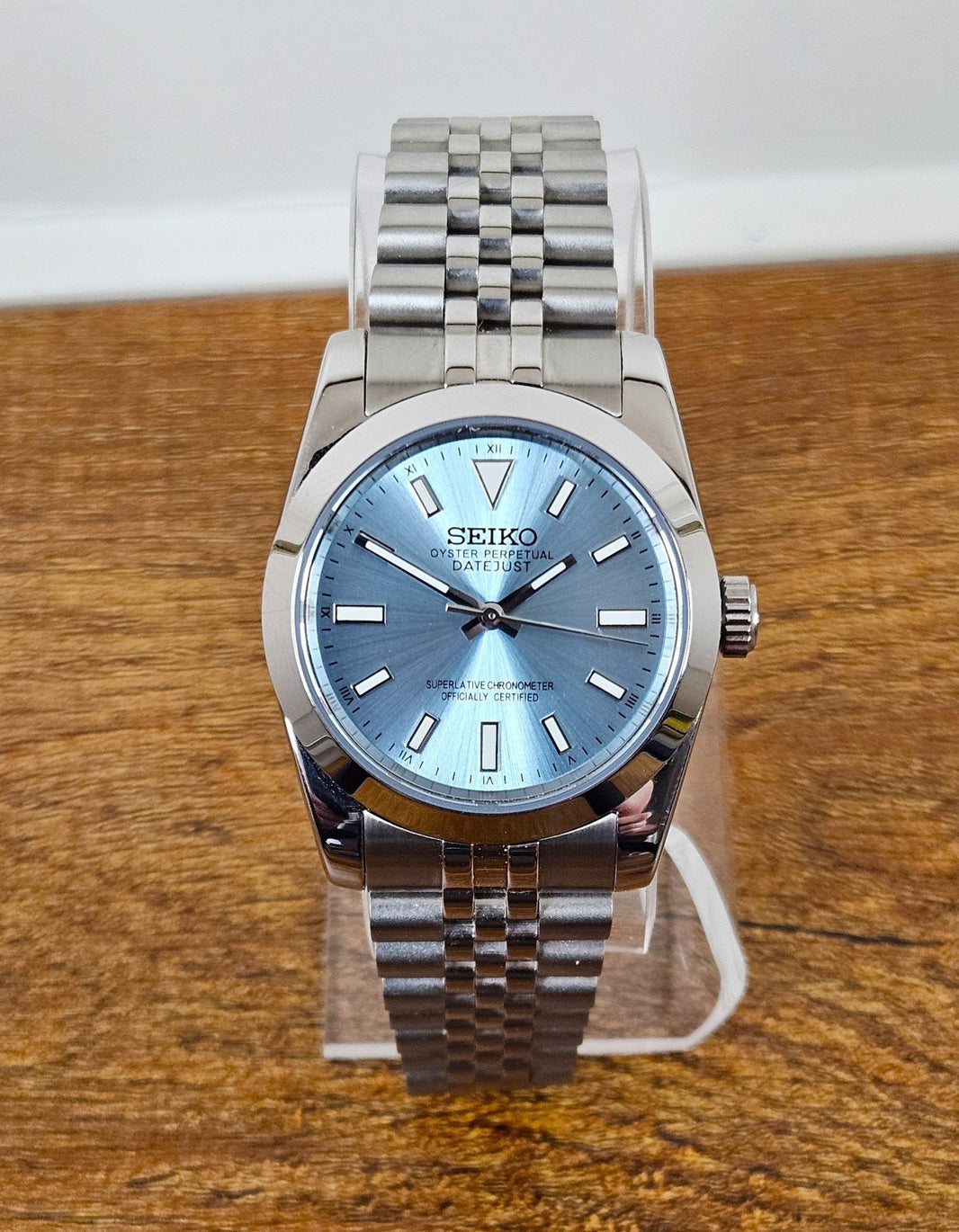 Explorer – Mod Watch Company