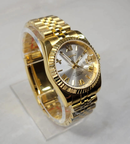 Fluted Case Seiko Custom Mod Watch, Roman Numerals, Gold Case, Sapphire - Seiko NH35 Movement - Sunshine Custom Watch