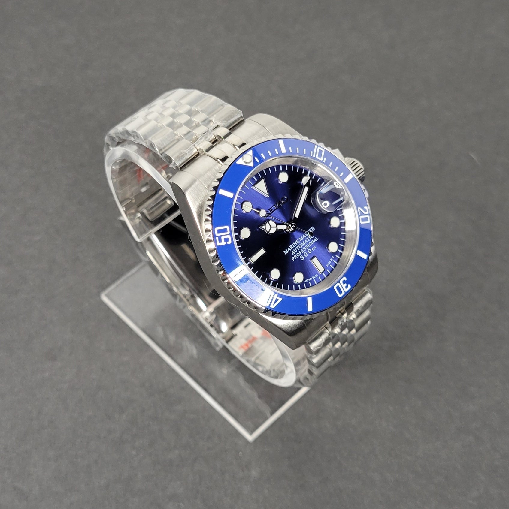 Seiko Custom Mod Watch Blue Dial, Blue Ceramic Bezel, Sapphire - Powered by NH35 Automatic Movement - Sunshine Custom Watch