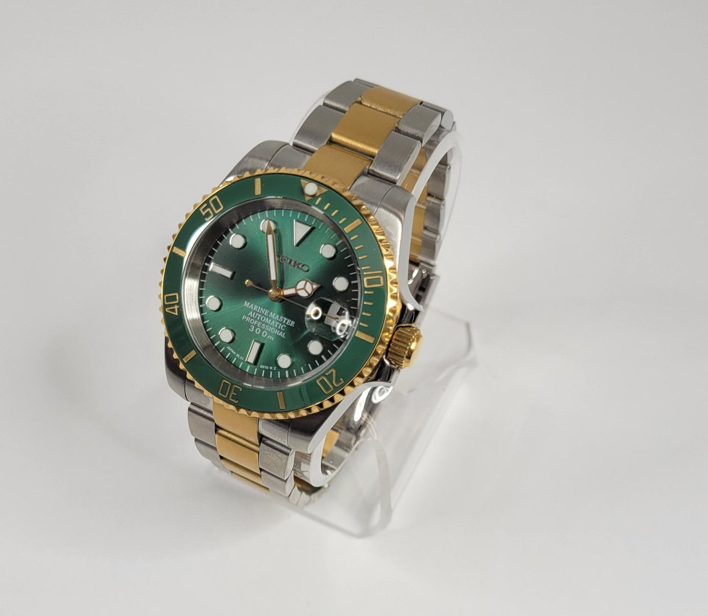 Seiko Custom Mod Watch Build - Two Tone with Green Dial Ceramic Bezel powered by NH35 Automatic - Sunshine Custom Watch